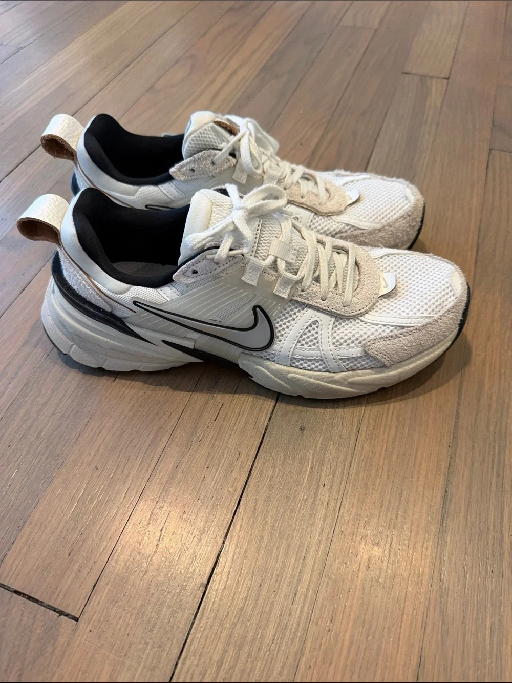 Nike White Black and Tan Women’s Athletic Sneakers